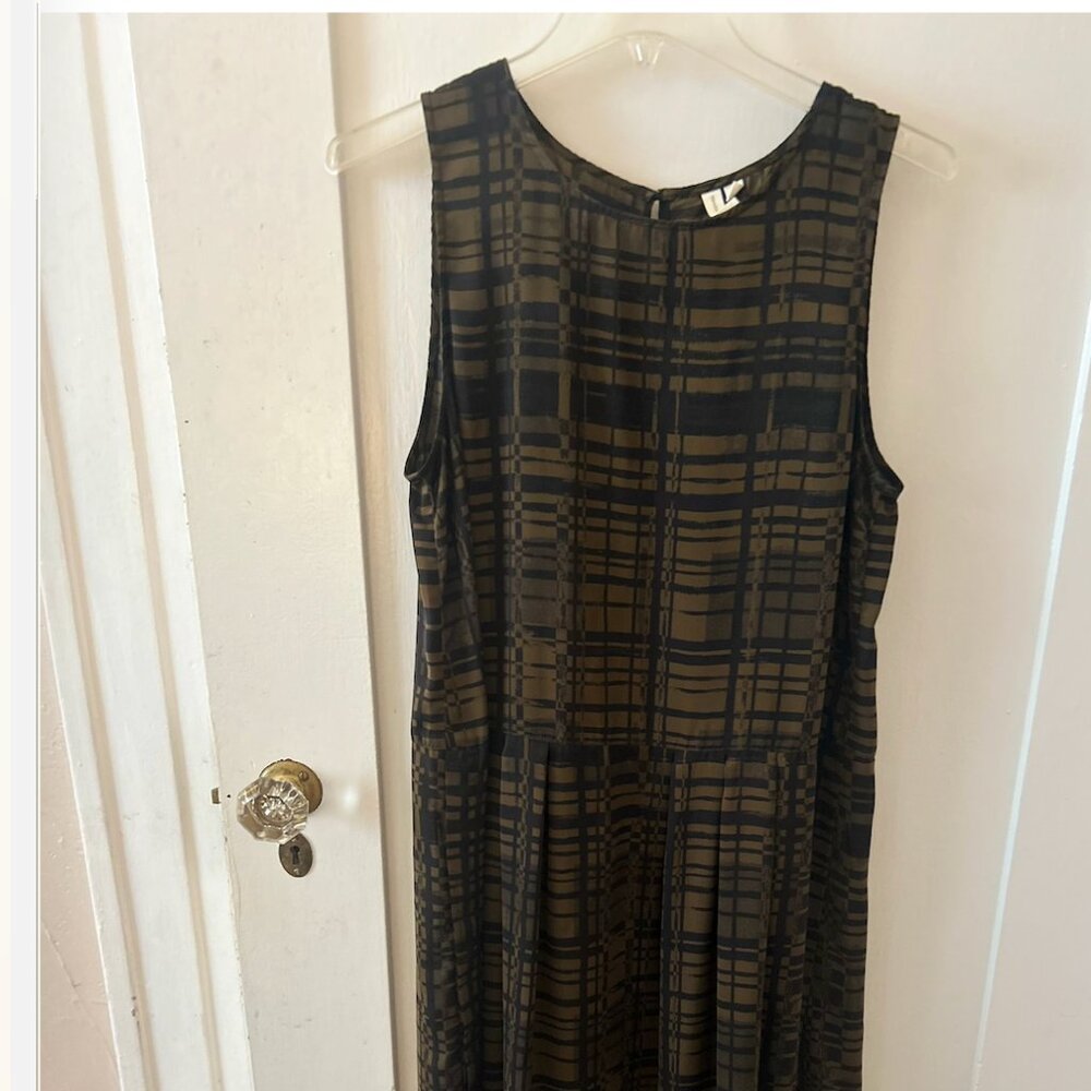 Treasure & Bond Sleeveless Midi Dress – Small | Olive & Black Plaid | Like New